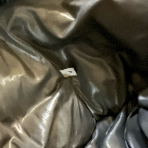 Size 4 100% authentic great condition, 100% authentic - Picture 5 of 9